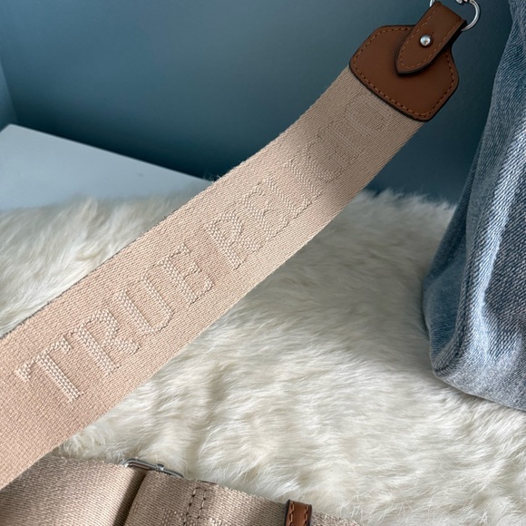 True Religion Women's Tote Bag Buddha Pocket Travel Shoulder Handbag - Picture 3 of 8